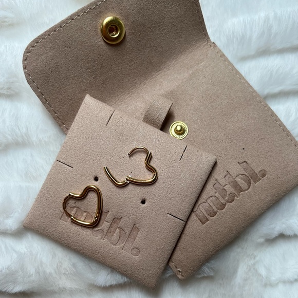 18k Gold Plated Heart Hoops - Picture 1 of 6